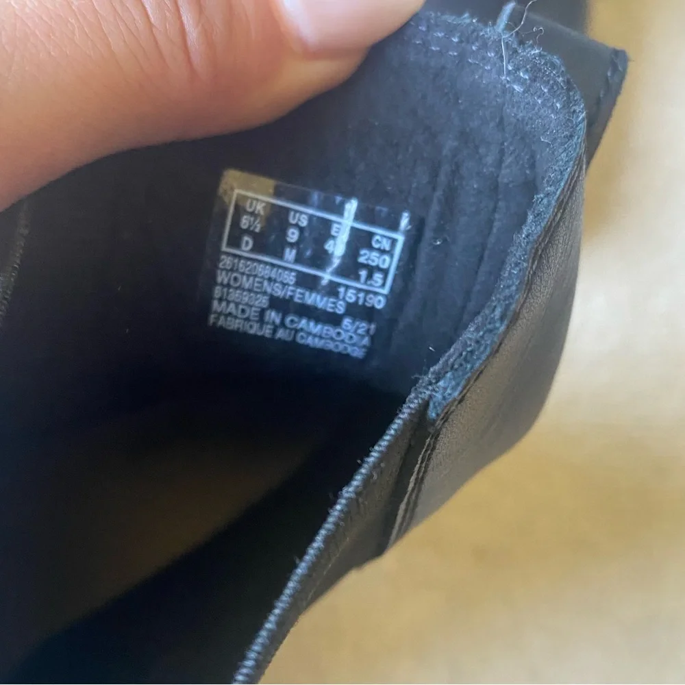 Clarks Verona ease booties black sz9 - Picture 5 of 5